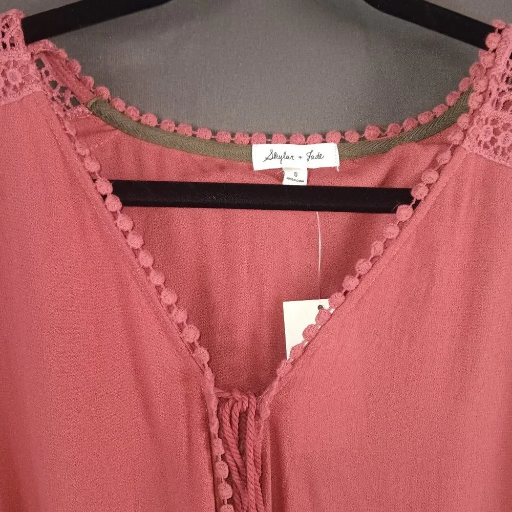 WOMEN'S RUST EMBROIDERED LONG SLEEVE SHIRT, NWT ADORABLE! - Picture 2 of 4